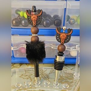 Western Bull Wine Stopper and Pen Set